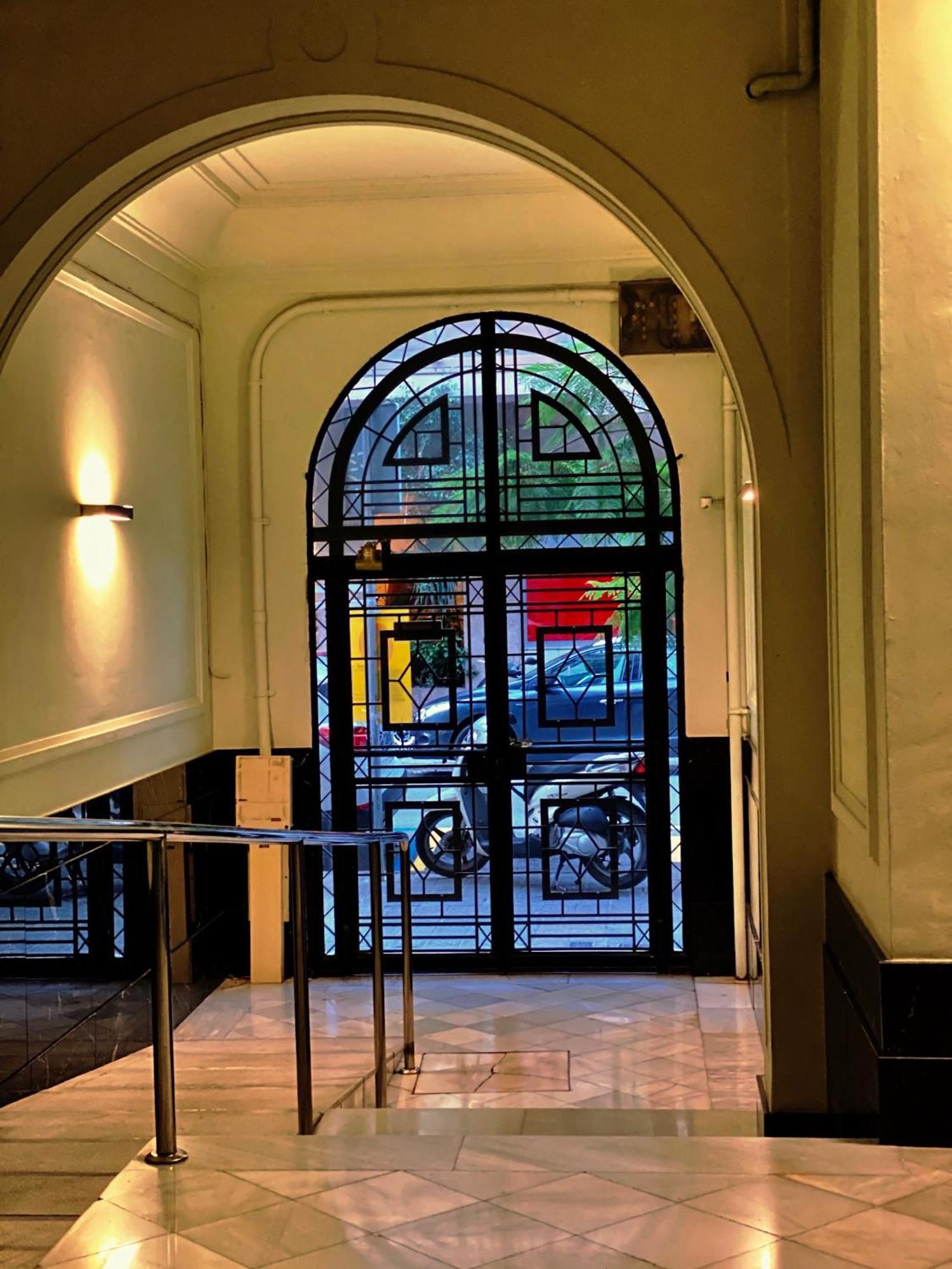 Hostal Madrazo Barcelona Exteriör bild
