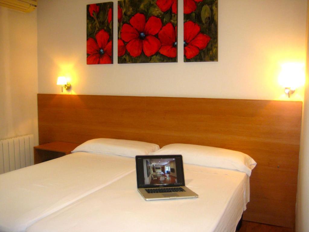 Hostal Madrazo Barcelona Exteriör bild