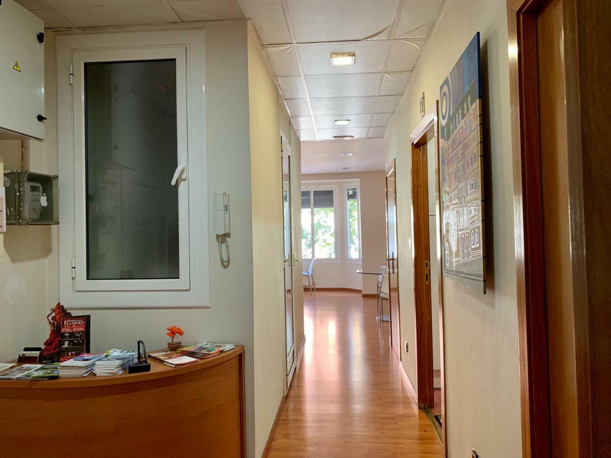 Hostal Madrazo Barcelona Exteriör bild